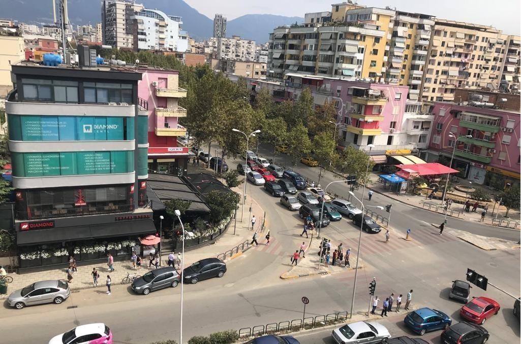 Foto e Ambient biznesi me qëra 21 Dhjetori, Rruga e Kavajes, Tiranë