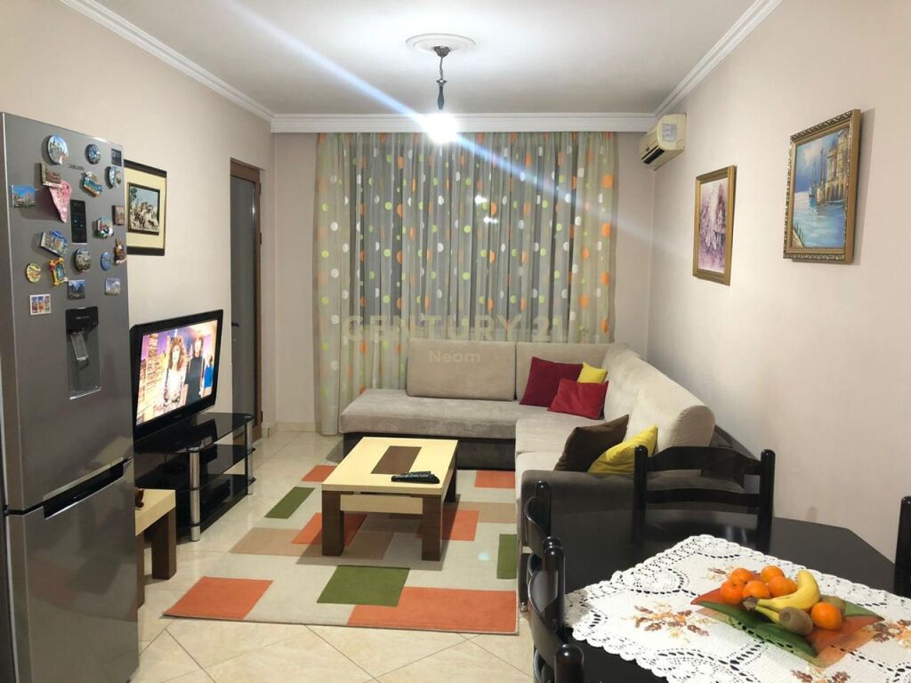 Foto e Apartment me qëra Komuna e Parisit, Tiranë