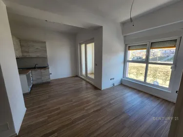 Foto e Apartment me qera Ali Demi, Kompleksi Mangalem 21, Tiranë