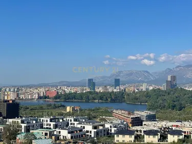 Foto e Vilë në shitje Liqeni i Thatë, Rruga e Ullishtes, Tiranë