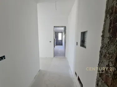 Foto e Apartment në shitje Kodra e Diellit, Tiranë