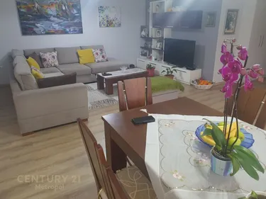 Foto e Apartment në shitje kopshti zologjik, rruga peti, Tiranë