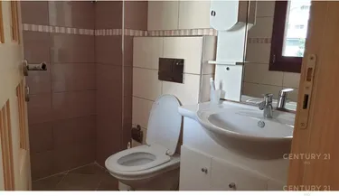 Foto e Apartment në shitje rruga kopshti zologjike, rruga peti, Tiranë