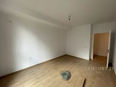 Foto e Apartment në shitje rruga shkoze , Tiranë