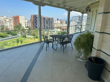 Foto e penthouse në shitje rruga kopshti zologjik, Tiranë