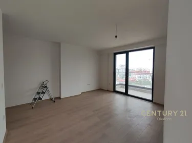 Foto e Apartment në shitje rruga ish fusha e aviacionit , Tiranë