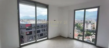 Foto e Apartment në shitje rruga tregu elektrik , Tiranë