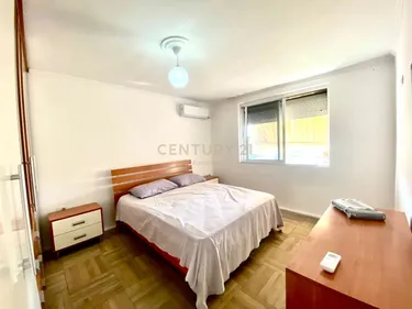 Foto e Apartment në shitje rruga tregu elektrik , Tiranë