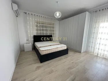 Foto e Apartment në shitje rruga komuna e parisit, Tiranë