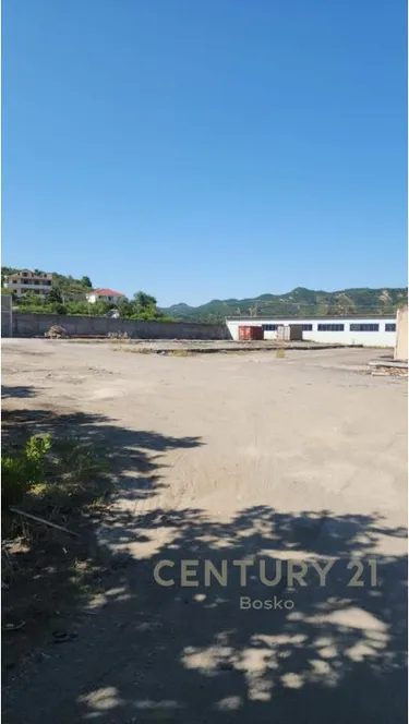 Foto e Magazin me qera Autostrada Tiranë - Durrës, Gerdec, Tiranë