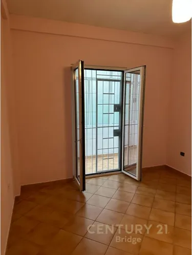 Foto e Apartment në shitje rruga komuna e parisit, rruga komuna parisit, Tiranë