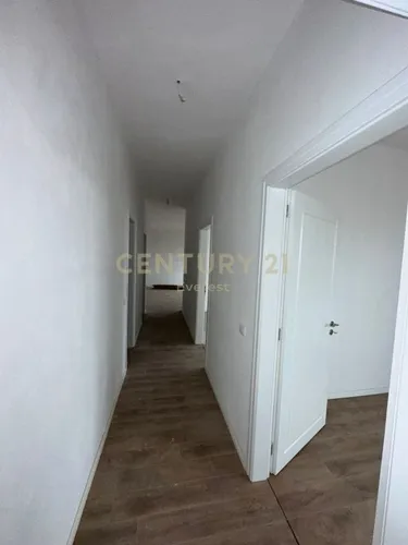 Foto e Apartment në shitje rruga 5 maj, Tiranë