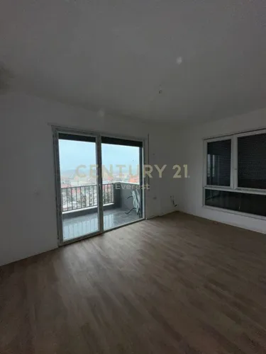 Foto e Apartment në shitje rruga 5 maj, Tiranë