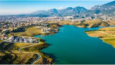 Foto e Vilë në shitje Rezidenca Quite Lake, Fark, Tiranë