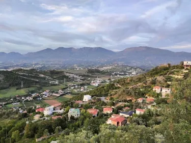 Foto e Tokë në shitje Petrelë, Tiranë