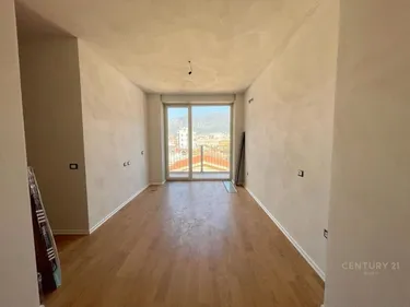 Foto e Apartment në shitje rruga riza cerova, Tiranë