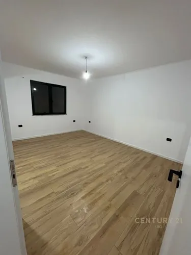 Foto e Apartment në shitje rruga ali demi, Tiranë