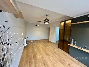 Foto e Apartment në shitje rruga myslym shyri, Tiranë