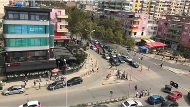 Foto e Ambient biznesi në shitje 21 Dhjetori, Tiranë