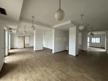 Foto e Apartment në shitje Laprakë, Rruga Dritan Hoxha, Tiranë