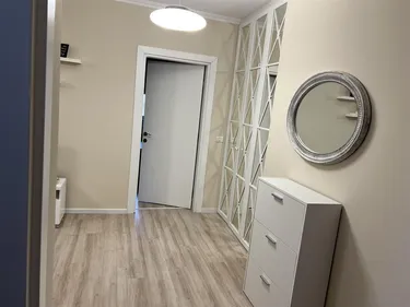 Foto e Apartment me qera rrugae barrikadave, Tiranë