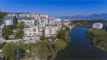 Foto e Ambient biznesi në shitje Liqeni i Thatë, Tiranë