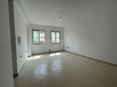 Foto e Apartment në shitje Komuna e Parisit, Tiranë