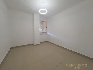 Foto e Apartment në shitje rruga yzberisht, Tiranë