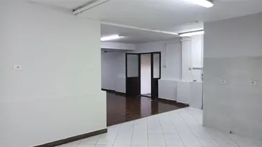 Foto e Ambient biznesi në shitje Vasil Shanto/pallati me Shigjeta, Irfan Tomini, Tiranë