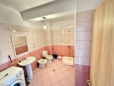 Foto e Apartment në shitje rruga yzberisht, Tiranë