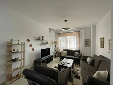 Foto e Apartment me qera Ish ekspozita, Tiranë