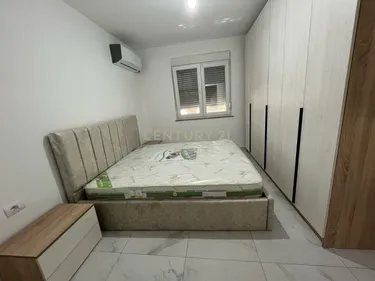 Foto e Apartment me qera rruga dafinave, Tiranë