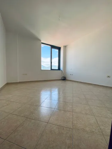 Foto e Ambient biznesi me qera Jeronim De Rada, Tiranë