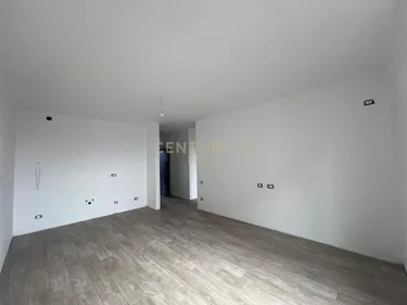 Foto e Apartment me qera Ali Demi, Tiranë