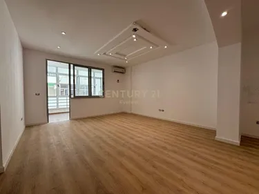 Foto e Apartment në shitje Kodra e Diellit, Prane Eleonores, Tiranë