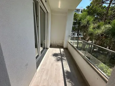 Foto e studio në shitje Golem, Durrës