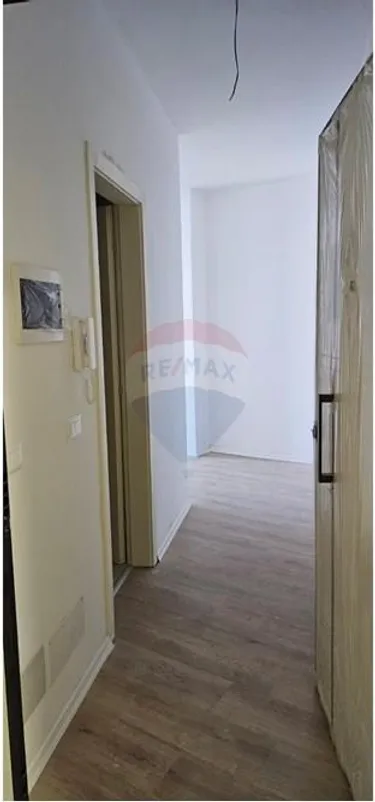 Foto e Apartment me qera Pazari i Ri, Hoxha Tahsim, Tiranë