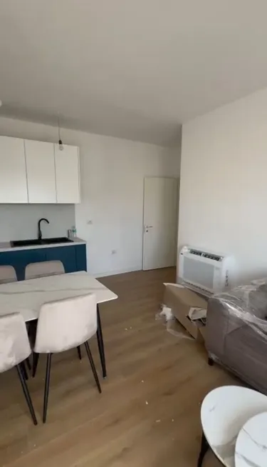 Foto e Apartment me qera rruga benjamin kurta, Tiranë