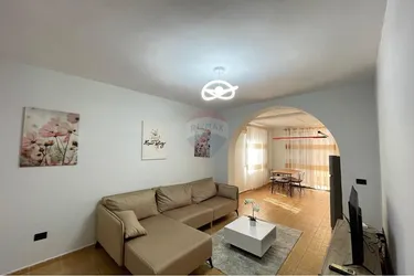 Foto e Apartment me qera Libri Universitar, Bllok, Tiranë