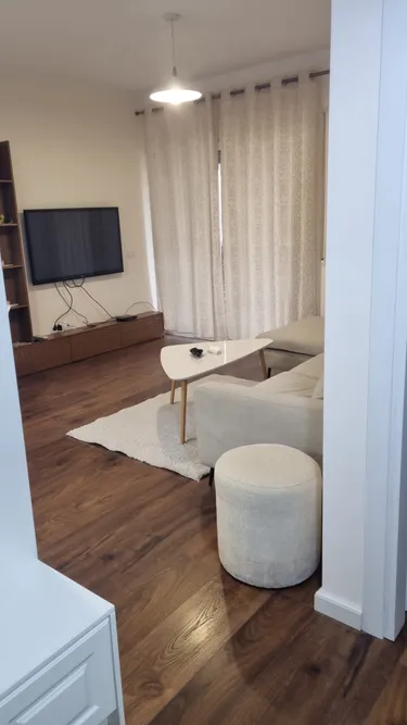 Foto e Apartment me qera Komuna e Parisit, Tiranë