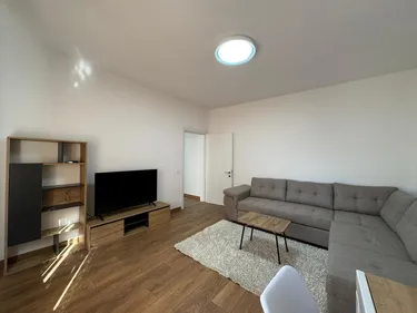 Foto e Apartment me qera Rruga e Kavajës, Tiranë