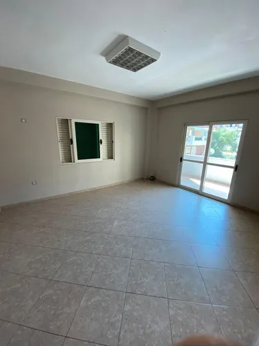 Photo of commercial for sale Mbi Komunen e Parisit, Komuna e Parisit, Tiranë