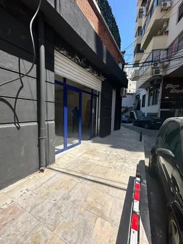 Foto e Ambient biznesi në shitje Qendra Tregtare Blue Star, Durres, Durrës