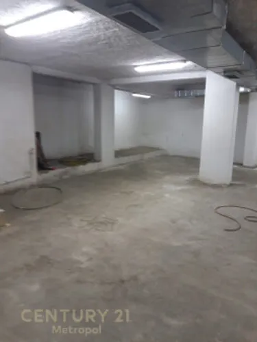 Foto e garage në shitje Pazari Ri, Rruga Hoxhe Vokerri, Tiranë