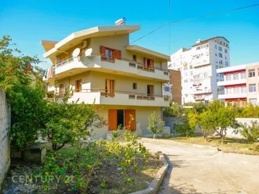 Foto e Vilë në shitje Prefektura, Fier