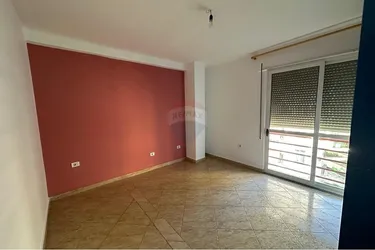 Foto e Apartment me qera Komuna e Parisit, Tiranë