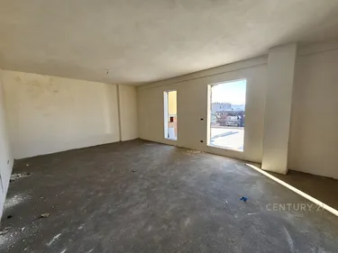 Foto e Apartment në shitje Shkolla e Kuqe, Rruga Qemal Stafa, Tiranë