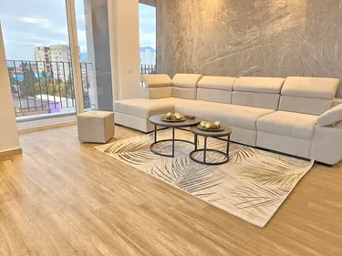 Foto e Apartment me qera Pazari I ri, Rruga Riza Cerova, Tiranë