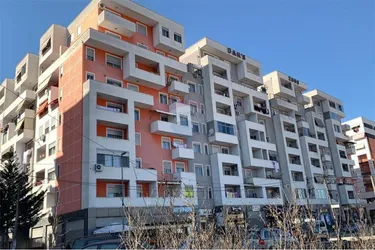 Foto e Dyqan në shitje Yzberisht, Misto Mame, Tiranë