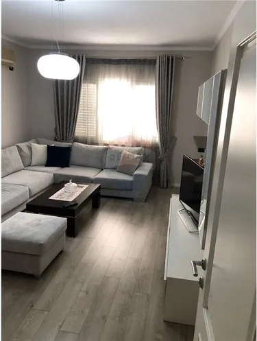 Foto e Apartment me qera Komuna e Parisit, Tiranë